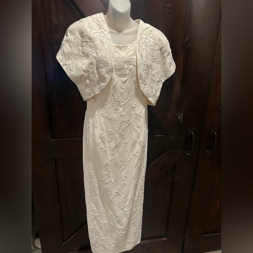 MARIE ST CLAIRE Elegant Cream Embroidered Dress with Jacket